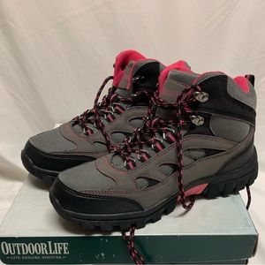 Womens Outdoor Life Hiking Boots ~ 8